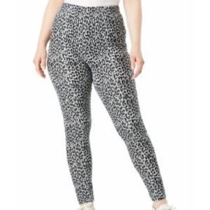 Roman's White Leopard Print Legging Size 26/28